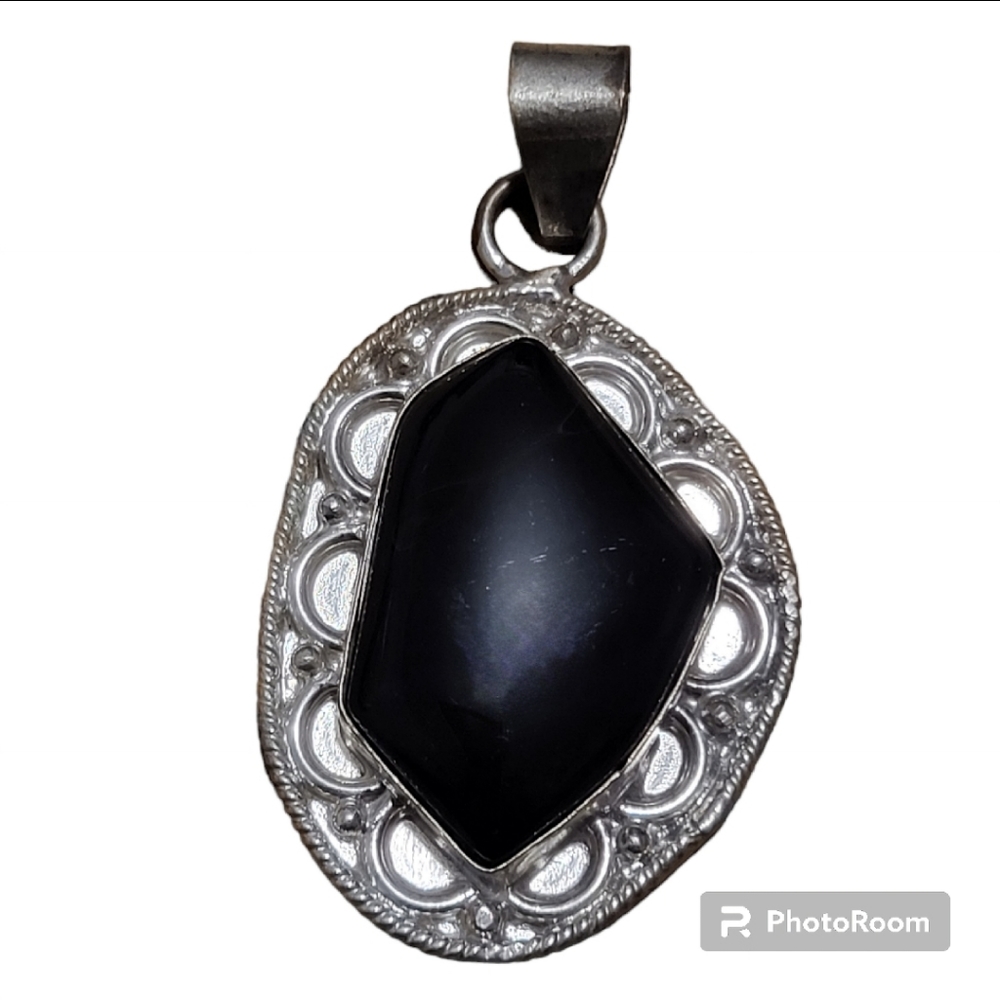 Vintage silver plated black stone pendant